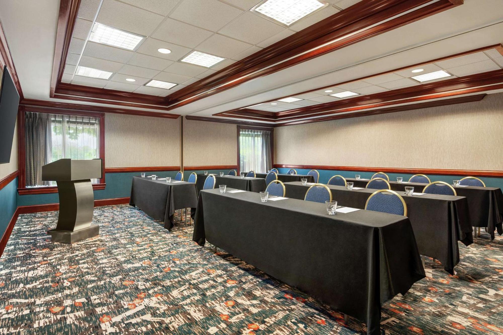 Hampton Inn Dulles/Cascades Sterling Exterior foto